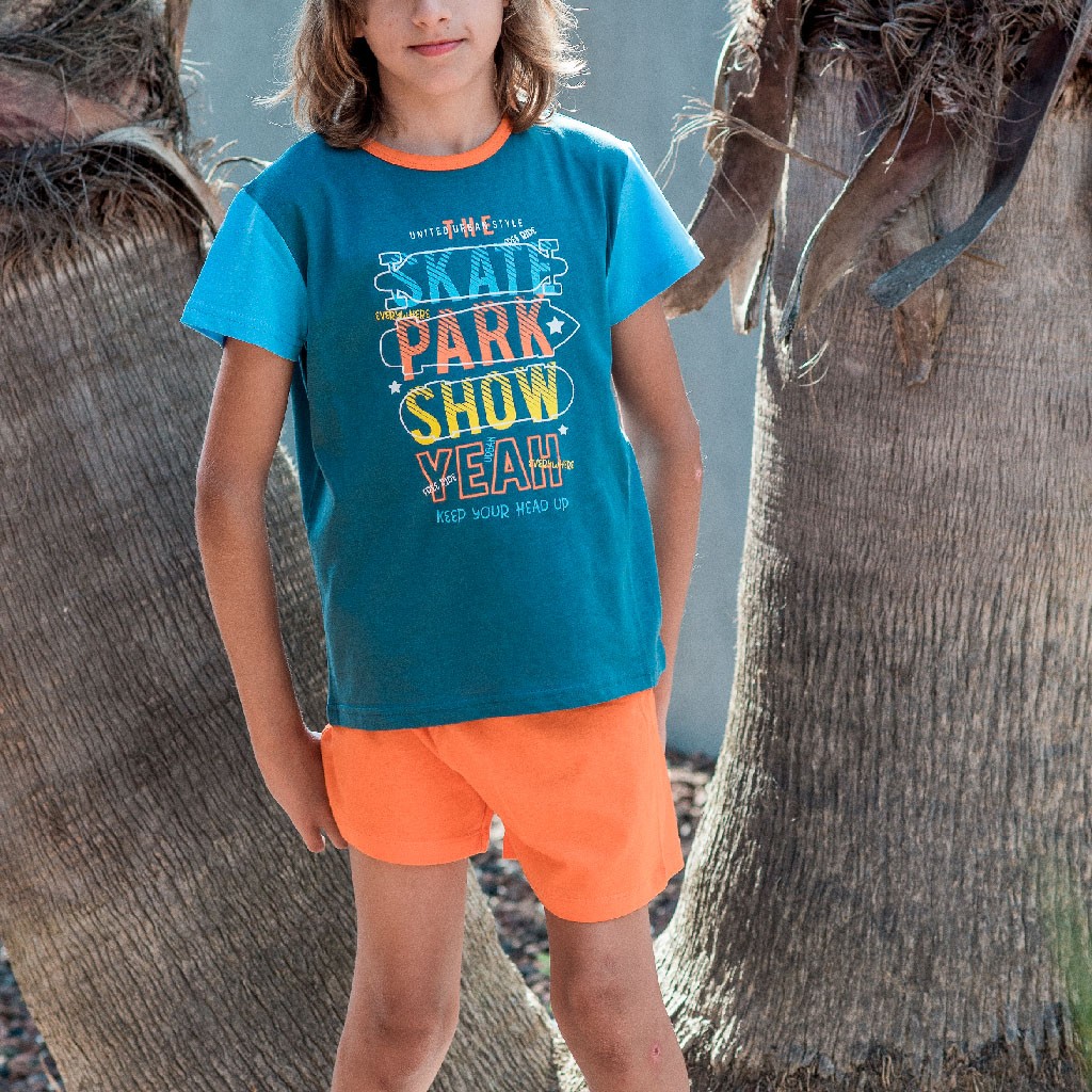 Pijama niño manga corta azul y naranja de Kinanit KN313V22