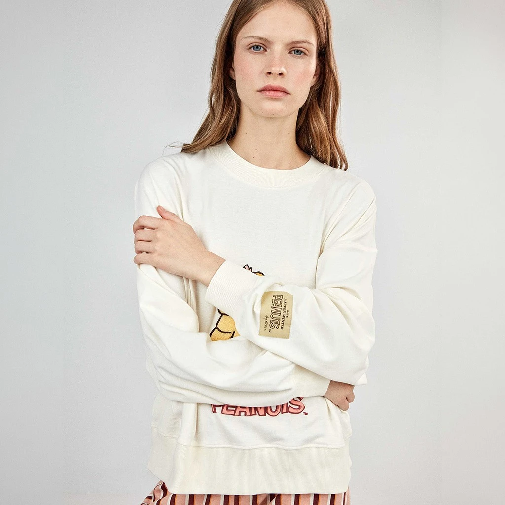 Sudadera cruda de manga larga del pijama de mujer con estampado frontal de Snoopy y logotipo Peanuts