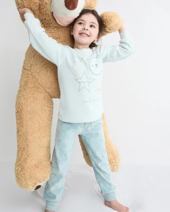 Pijama infantil tundosado azul agua con camiseta de estrellas y animales y pantalón largo estampado